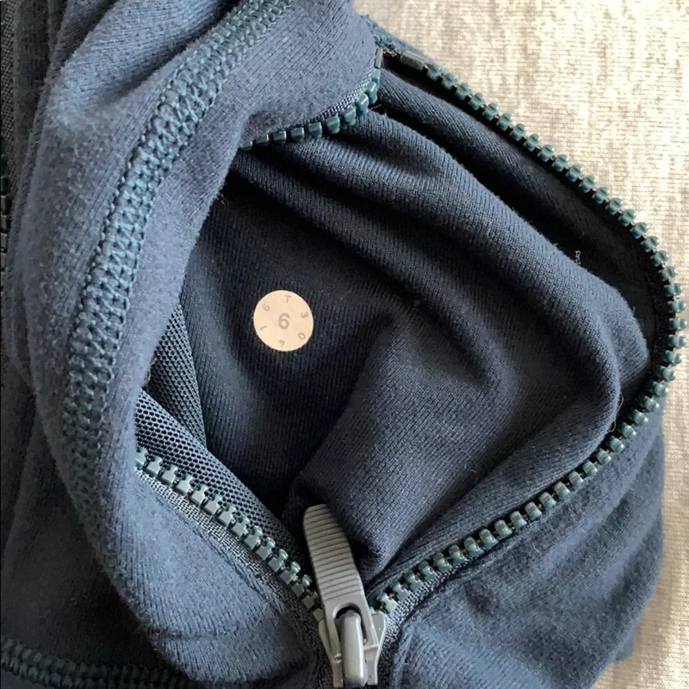 lululemon athletica navy Jacket - Picture 7 of 7
